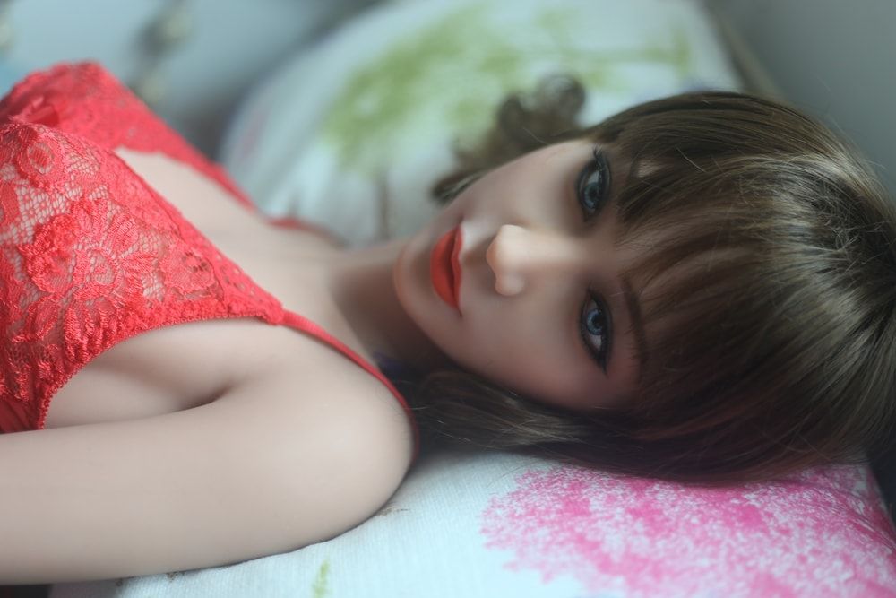 Sexpuppe Leslie