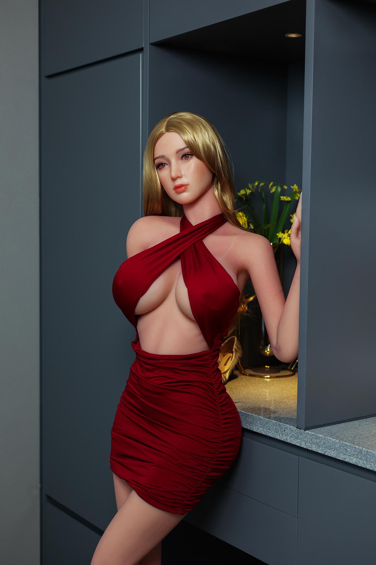 Real Doll Yasmin
